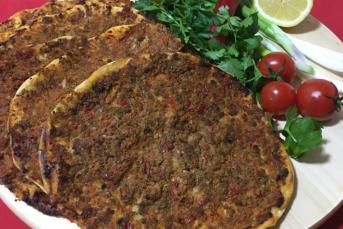 Ev Yapımı Kolay Lahmacun Tarifi