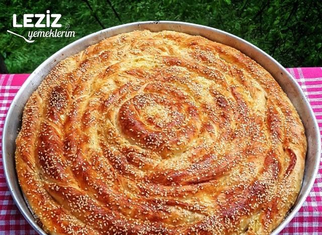 Hamuru Mayalı Patatesli Çarşaf Böreği