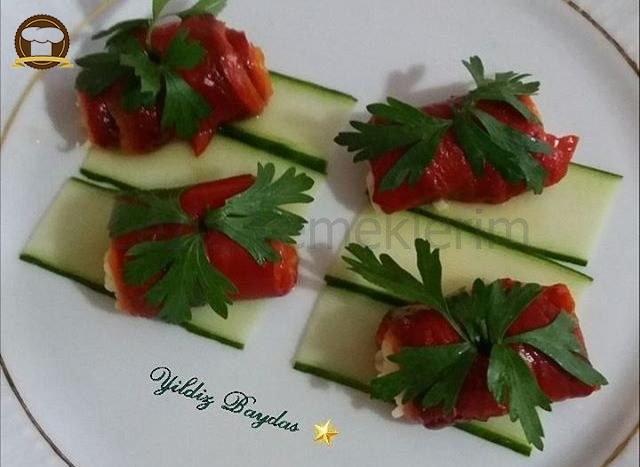 Közlenmiş Kırmızı Biber Sarması