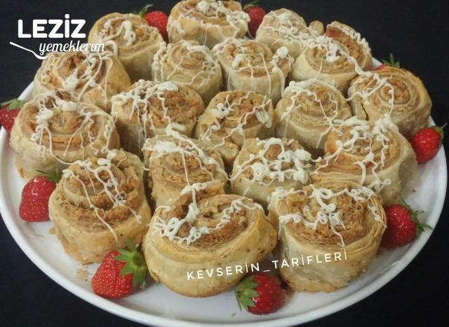 Tahinli Cevizli Milföy Çörekleri
