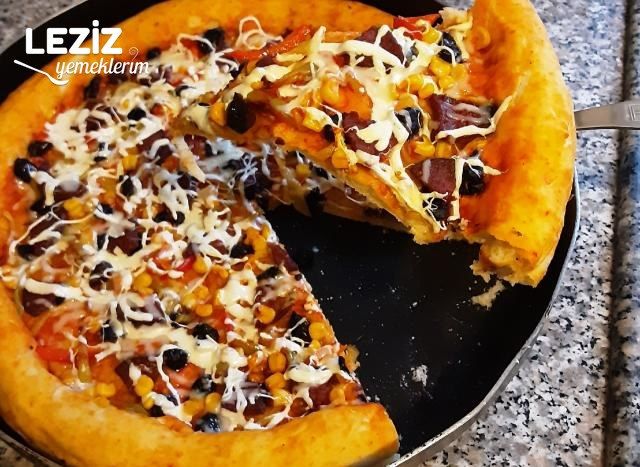 Ev Yapımı Karışık Pizza Tarifi