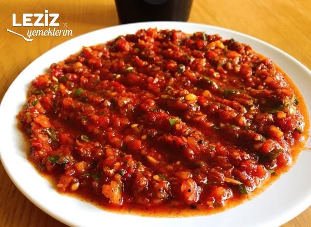 Acılı Ezme Salata Tarifi