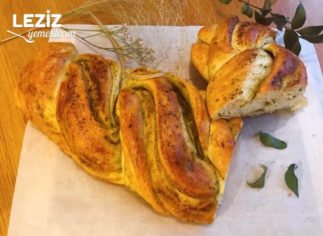Pesto Soslu Ekmek