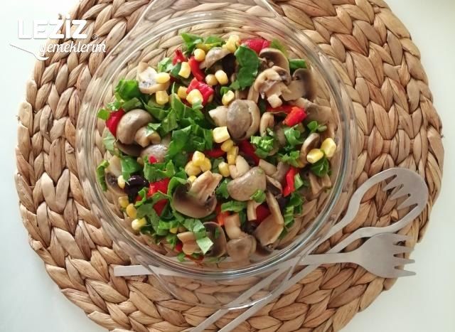 Renkli Mantar Salatası