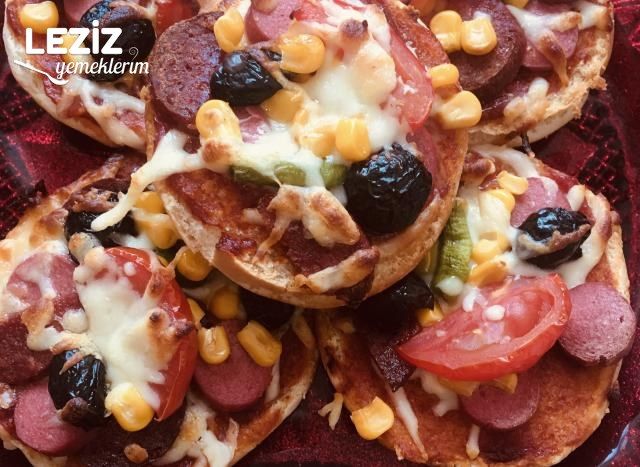 Hamburger Ekmeğinden Pratik Pizza