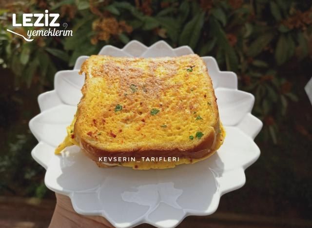 Tavada Kaşarlı Omletli Tost