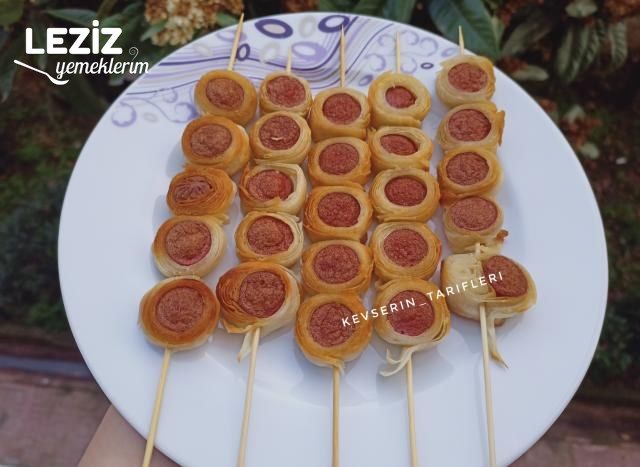 Çöp Şişlerde Çıtır Çıtır Sosis