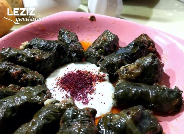 Güvecde Etli Pazı Sarması