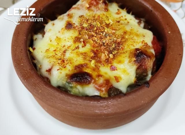 Domates Soslu Güveç Köfte