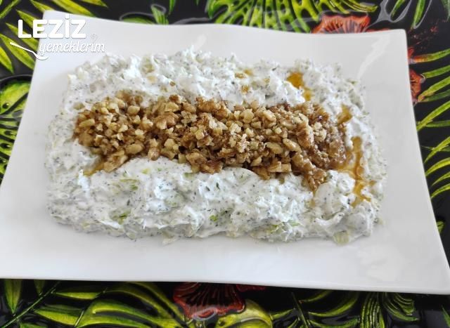 Teretür Mezesi Tarifi (Tahinli Marul Salatası - Adana)