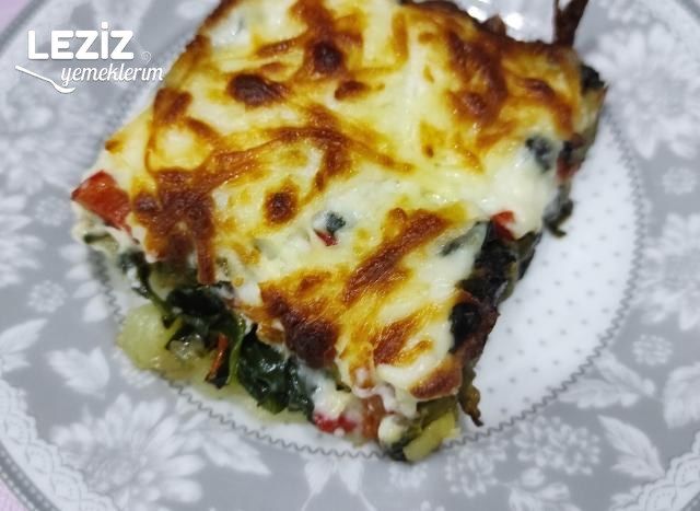 Patates Yatağında Biberli Ispanak