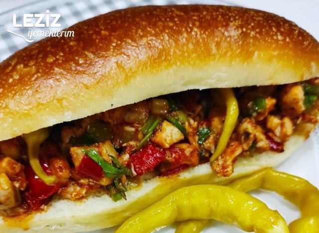 Ekmek Arası Tavuk Tantuni Nasıl Yapılır