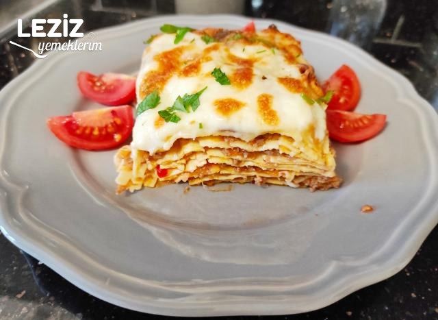 Kıymalı Beşamel Soslu Lazanya