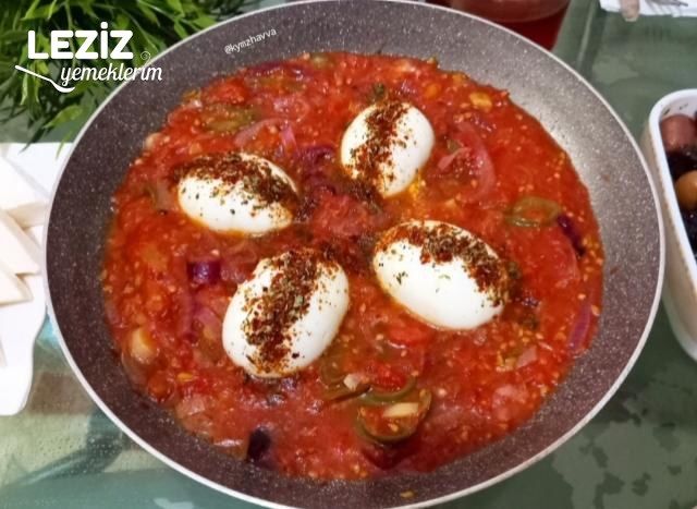 Domates Soslu Yumurta Kapama (Farklı Kahvaltılık Arıyorsanız)