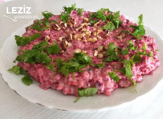 Pancarlı, Mor Lahanalı Şehriyeli Yoğurtlu Salata