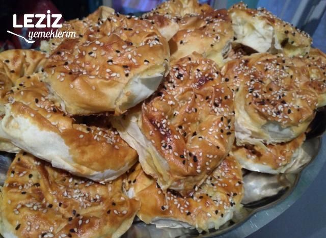 Ispanaklı Peynirli Nefis Börek
