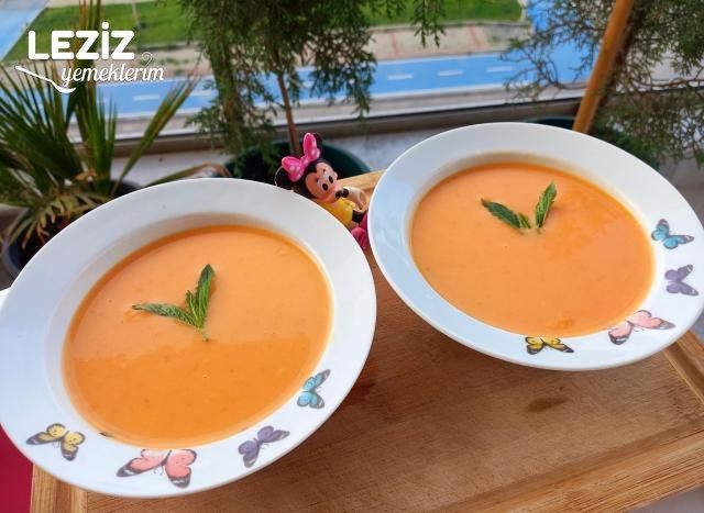 Yalancı (Yaş) Tarhana Çorbası