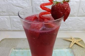 Çilekli Soda