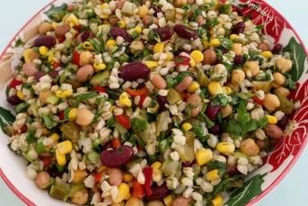 Bakliyat Salatası