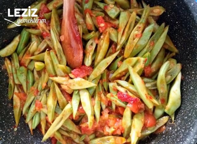 Patatesli Taze Yeşil Fasulye Yemeği