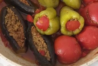 Patlıcan Biber Domates Dolması (Üç Bacı Dolması)