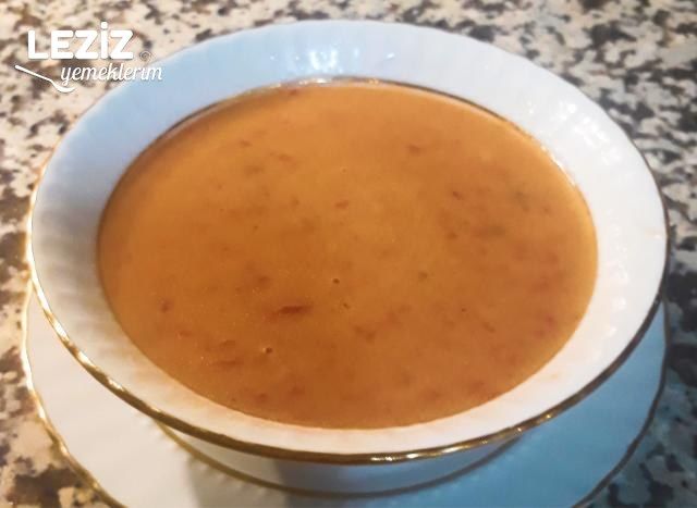 Domatesli Un Çorbası
