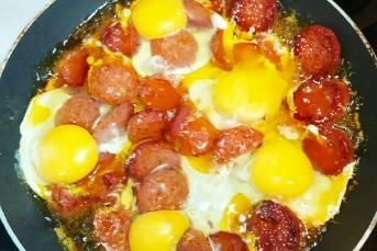 Kayserinin Sucuklu Yumurtası