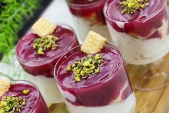 Narlı Soslu Sütlü Tatlı (Muhallebi)