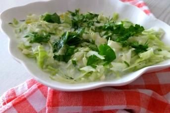 Yoğurtlu Beyaz Lahana Salatası