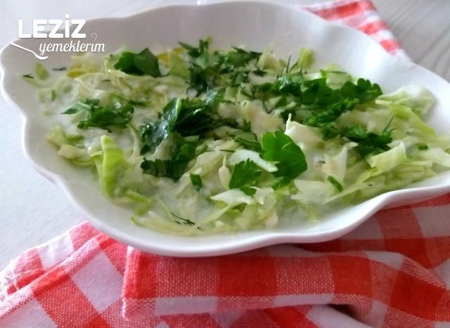 Yoğurtlu Beyaz Lahana Salatası