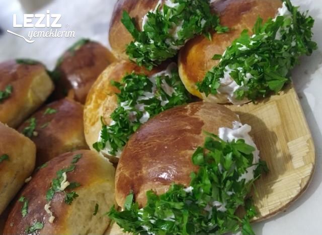 Sarımsaklı Ve Labneli Poğaça (Sakallı)
