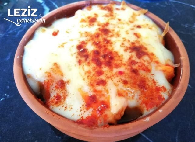 Beşamel Soslu Tavuklu Güveç Kebabı