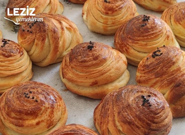 Yumuşacık Peynirli Poğaça Tarifi