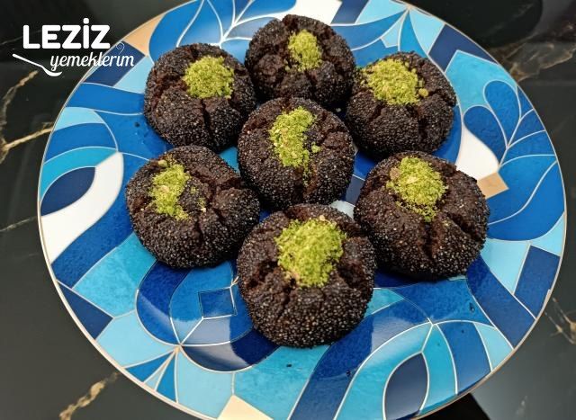 Haşhaşlı Kakaolu Cevizpare Tatlısı