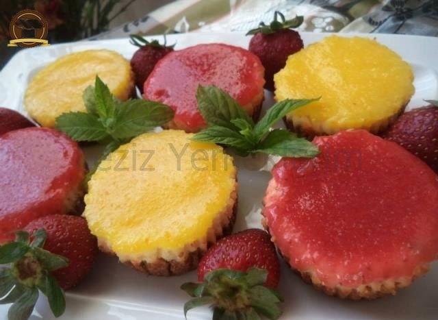 Portakallı Ve Çilekli Cheesecake