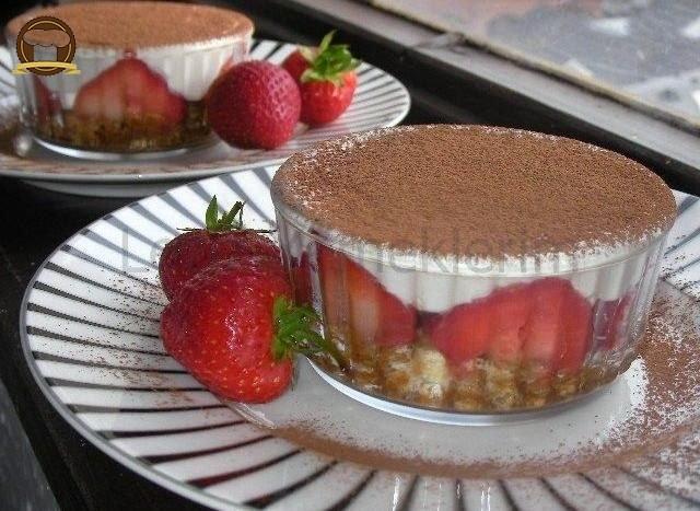Çilekli Tiramisu Kup