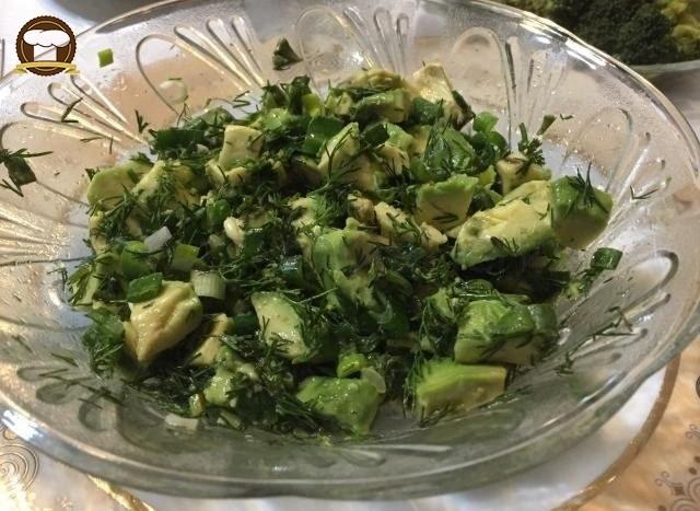 Avokado Salatası