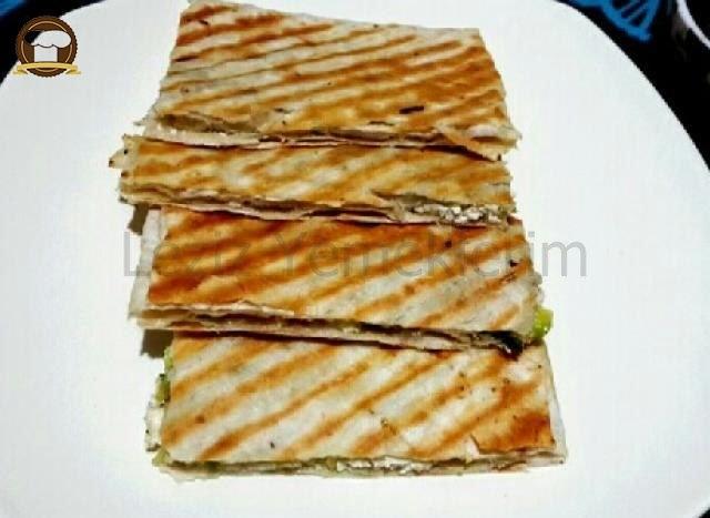 Tost Makinesinde Kabaklı Gözleme (Aşamalı Anlatım)