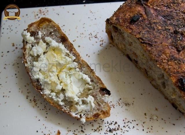 Cevizli Üzümlü Ekmek