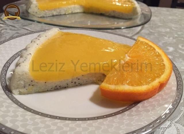 Haşhaşlı Ve Portakal Soslu İrmik Tatlısı