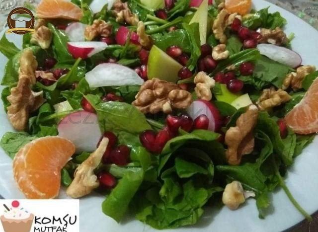 Narlı Elmalı Roka Salatası