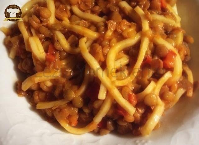 Erişteli Yeşil Mercimek Yemeği