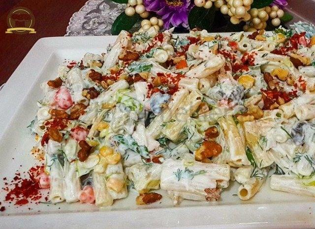 Cevizli Makarna Salatası