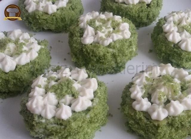 Ispanaklı Minik Pasta
