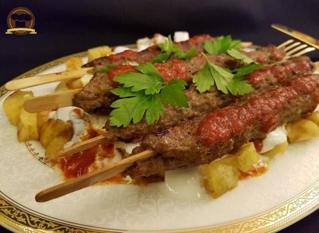 Yoğurtlu Şiş Köfte Kebabı