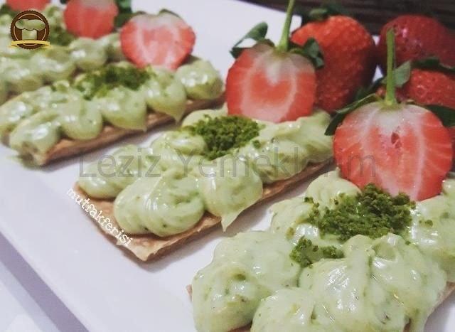 Fıstıklı Milföyler