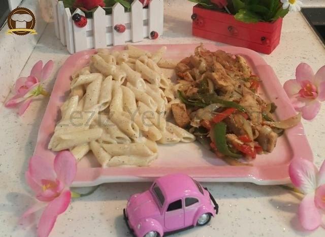 Sebzelı Tavuklu Kremalı Penne