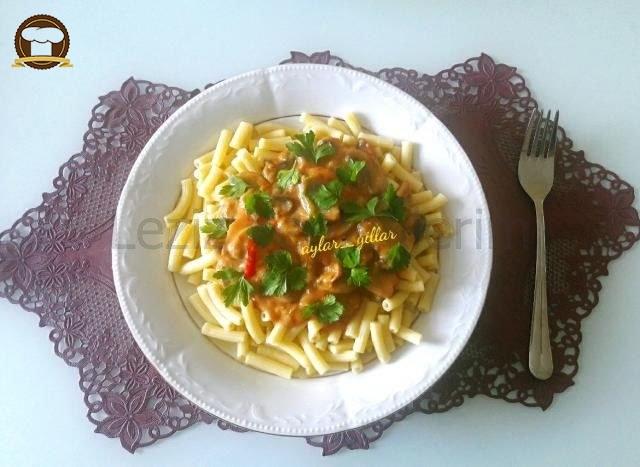 Mantar Soslu Makarna Tarifi