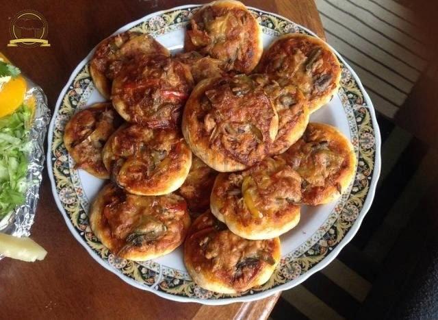 Fırında Minik Pizzalar