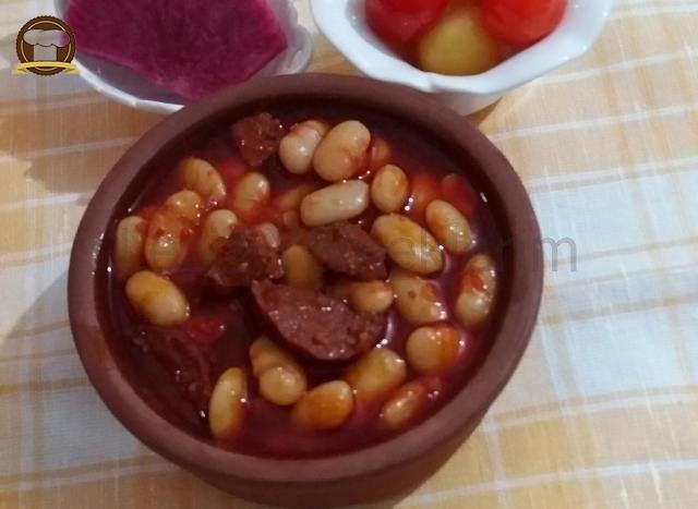 Sucuklu Kuru Fasulye Tarifi